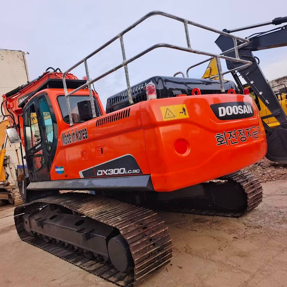 Doosan DX 300 LC - حفار زحاف: صورة 1 Doosan DX 300 LC - حفار زحاف: صورة 1