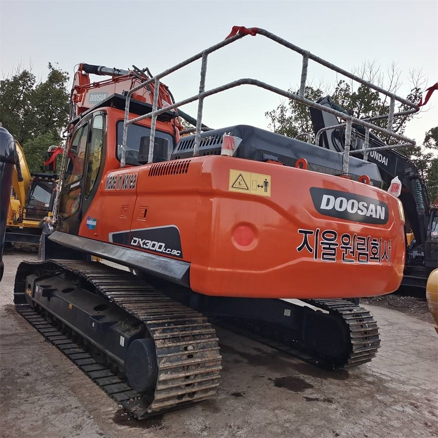 Doosan DX 300 LC - حفار زحاف: صورة 4 Doosan DX 300 LC - حفار زحاف: صورة 4