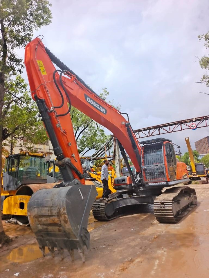 Doosan DX 300LC-9C - حفار زحاف: صورة 2 Doosan DX 300LC-9C - حفار زحاف: صورة 2