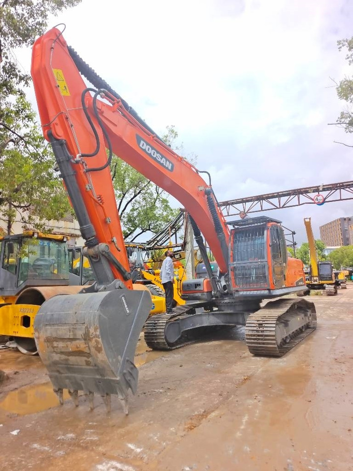 Doosan DX 300LC-9C - حفار زحاف: صورة 4 Doosan DX 300LC-9C - حفار زحاف: صورة 4