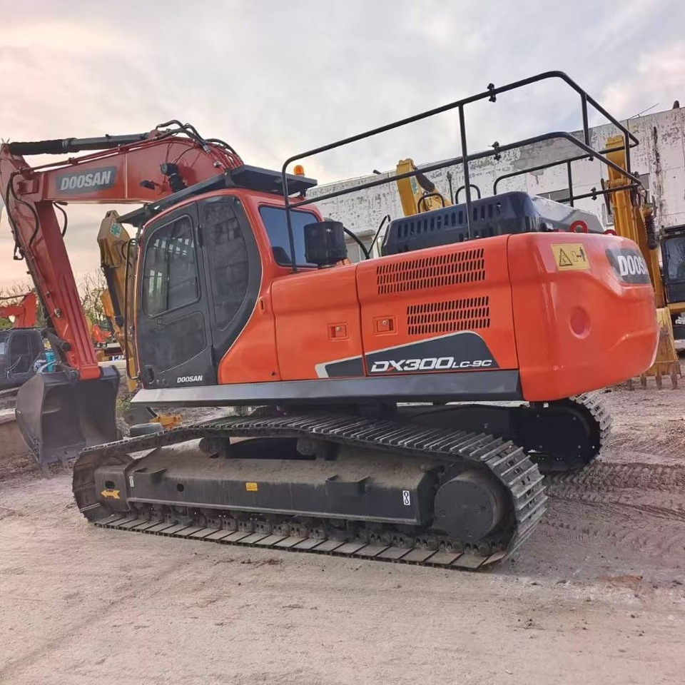 Doosan DX 300 - حفار زحاف: صورة 1 Doosan DX 300 - حفار زحاف: صورة 1