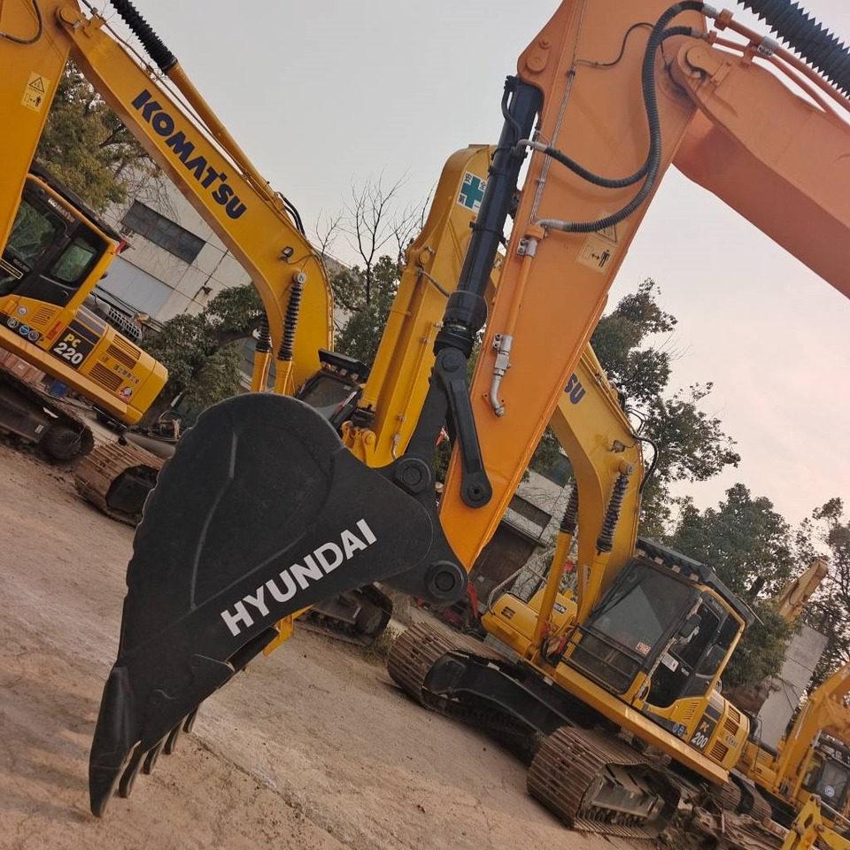 Hyundai 305LC - حفار زحاف: صورة 3 Hyundai 305LC - حفار زحاف: صورة 3