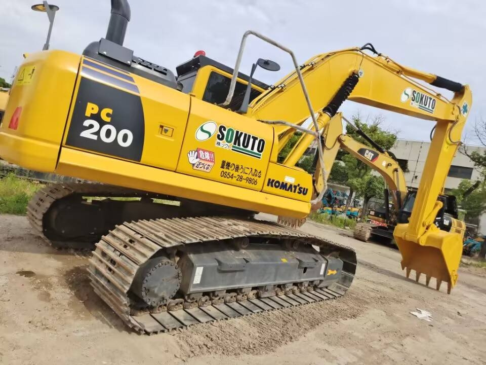 Komatsu PC 200-8 - حفار زحاف: صورة 1 Komatsu PC 200-8 - حفار زحاف: صورة 1