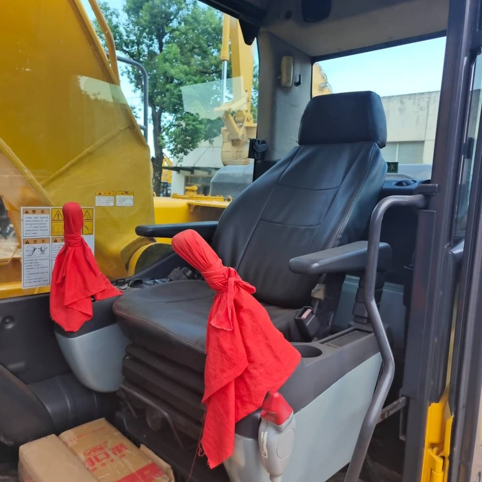 حفار زحاف Komatsu PC 200: صورة 20