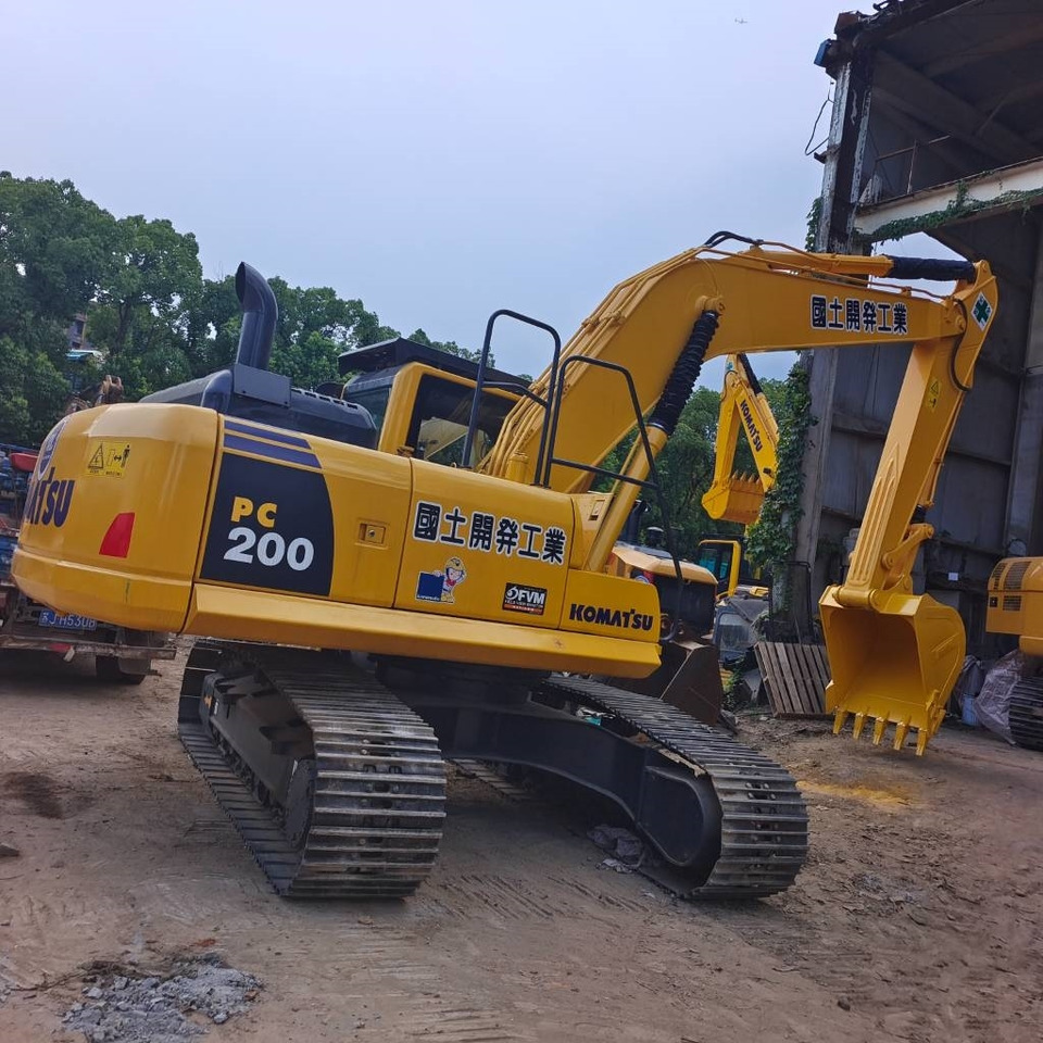 Komatsu PC 200 - حفار زحاف: صورة 2 Komatsu PC 200 - حفار زحاف: صورة 2