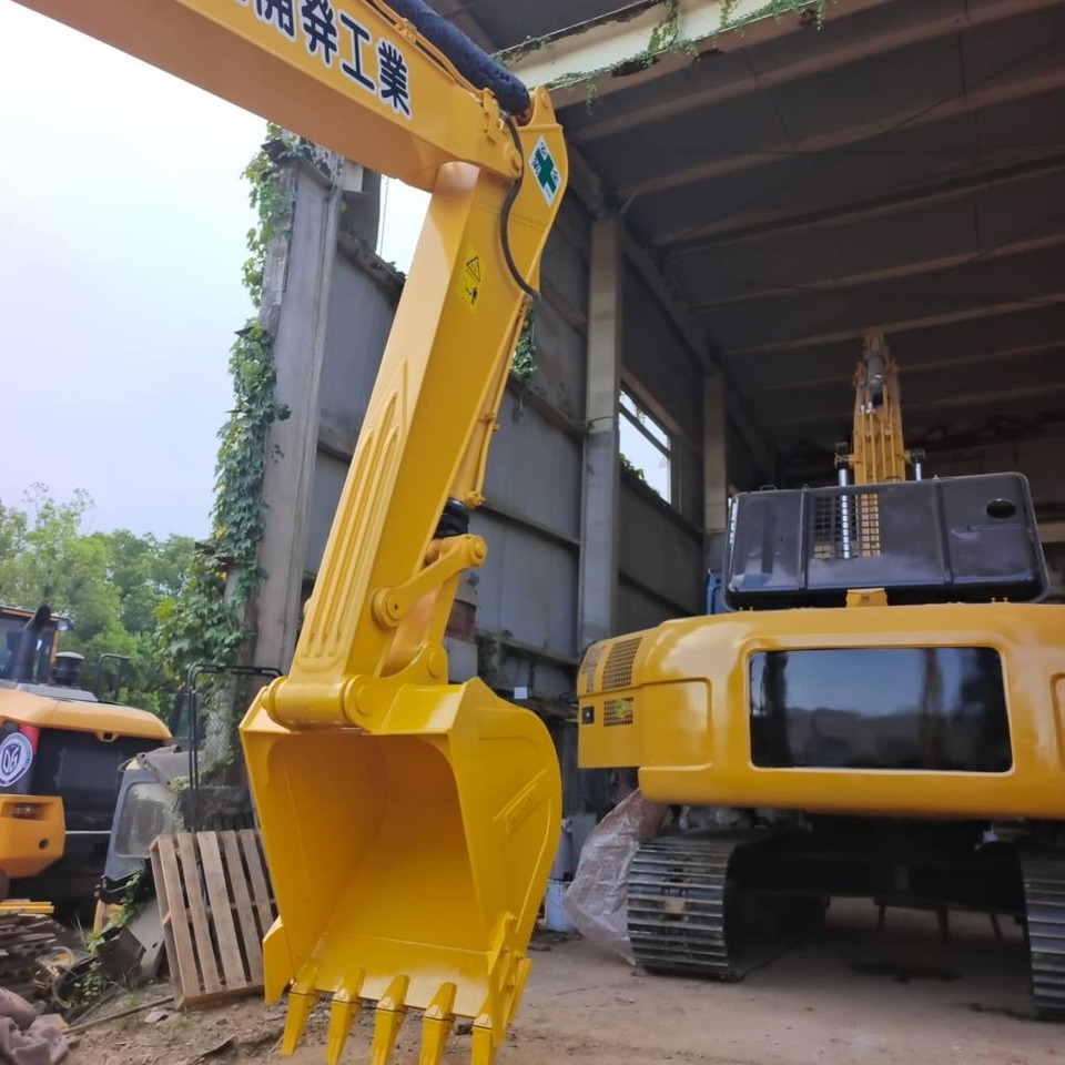 حفار زحاف Komatsu PC 200: صورة 10