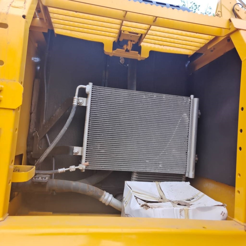 حفار زحاف Komatsu PC 200: صورة 24