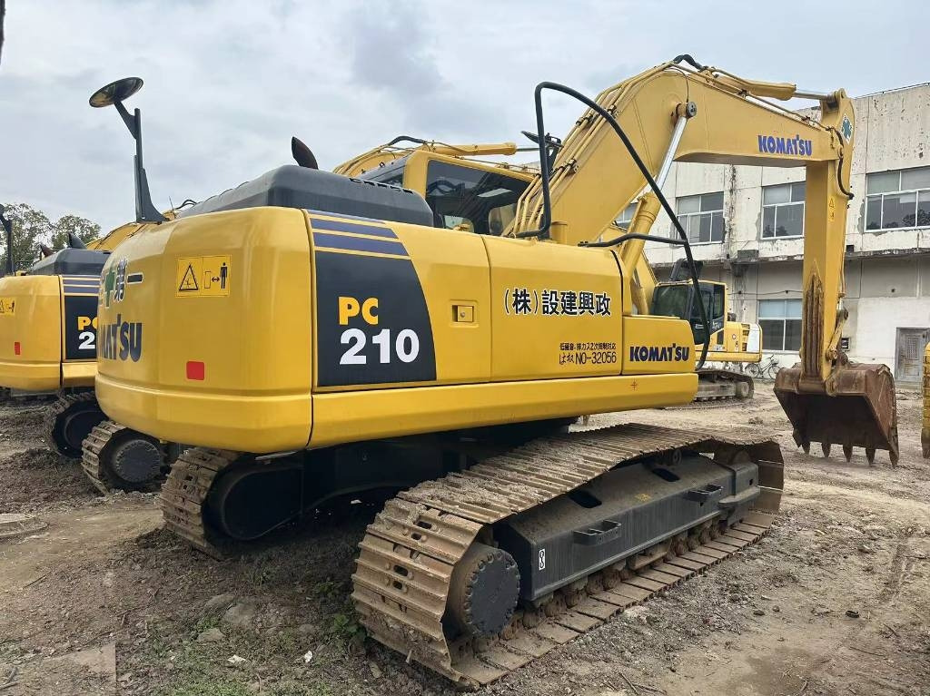 Komatsu PC 210 LC - حفار زحاف: صورة 1 Komatsu PC 210 LC - حفار زحاف: صورة 1