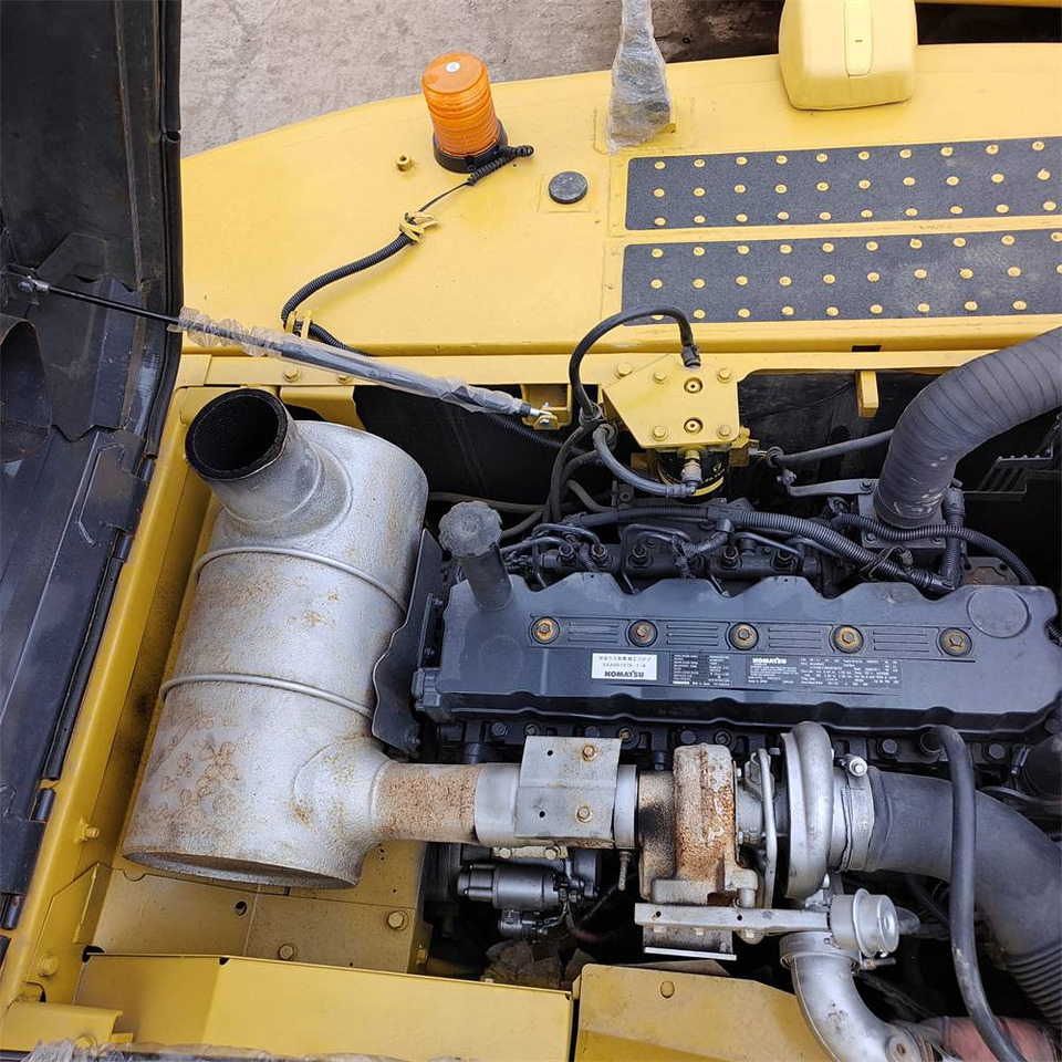 Komatsu PC 220-8 - حفار زحاف: صورة 2 Komatsu PC 220-8 - حفار زحاف: صورة 2