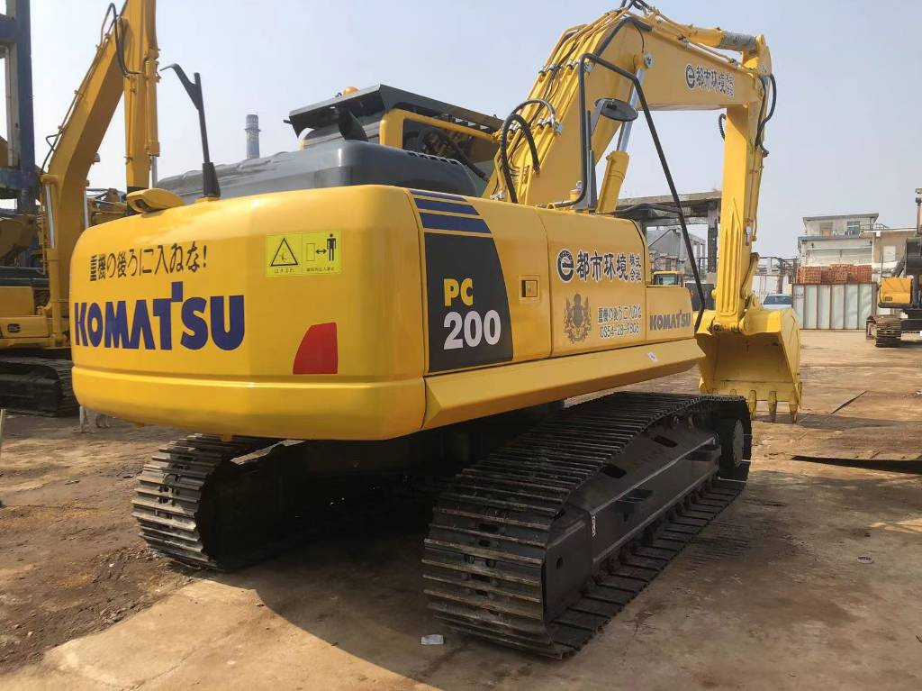 Komatsu PC 220-8 - حفار زحاف: صورة 2 Komatsu PC 220-8 - حفار زحاف: صورة 2