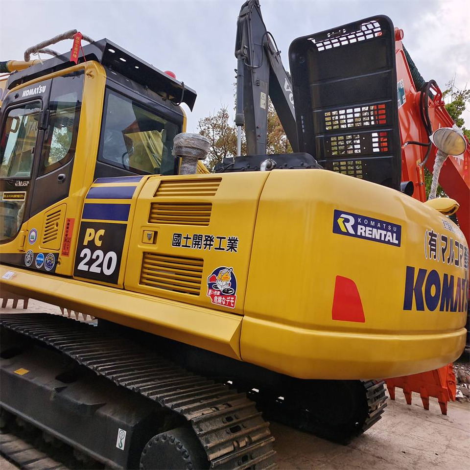 Komatsu PC 220-8 - حفار زحاف: صورة 1 Komatsu PC 220-8 - حفار زحاف: صورة 1