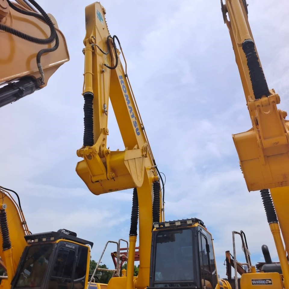 Komatsu PC 220 - حفار زحاف: صورة 2 Komatsu PC 220 - حفار زحاف: صورة 2