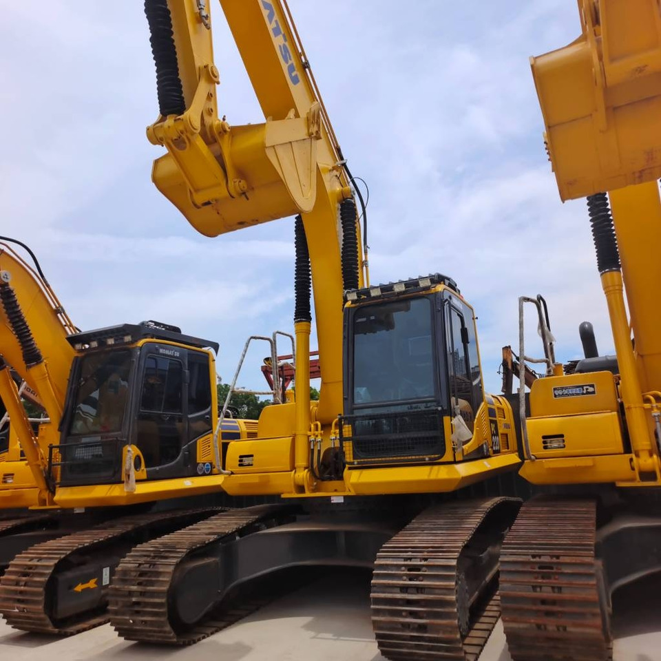 Komatsu PC 220 - حفار زحاف: صورة 1 Komatsu PC 220 - حفار زحاف: صورة 1