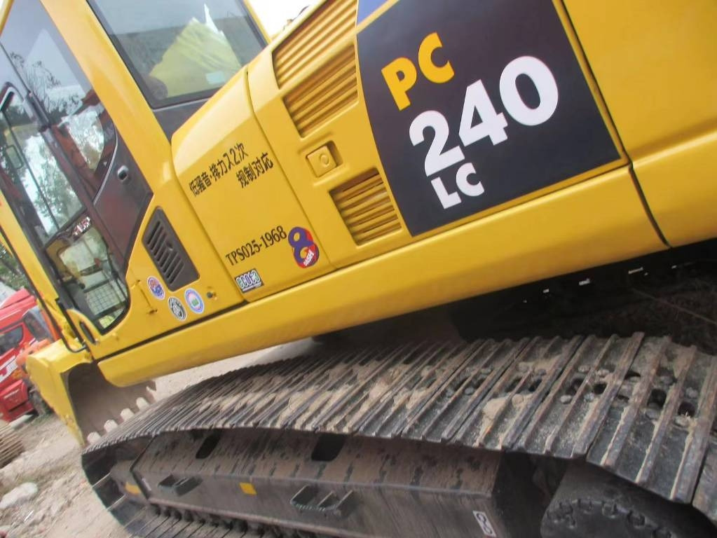 Komatsu PC 240 - حفار زحاف: صورة 1 Komatsu PC 240 - حفار زحاف: صورة 1