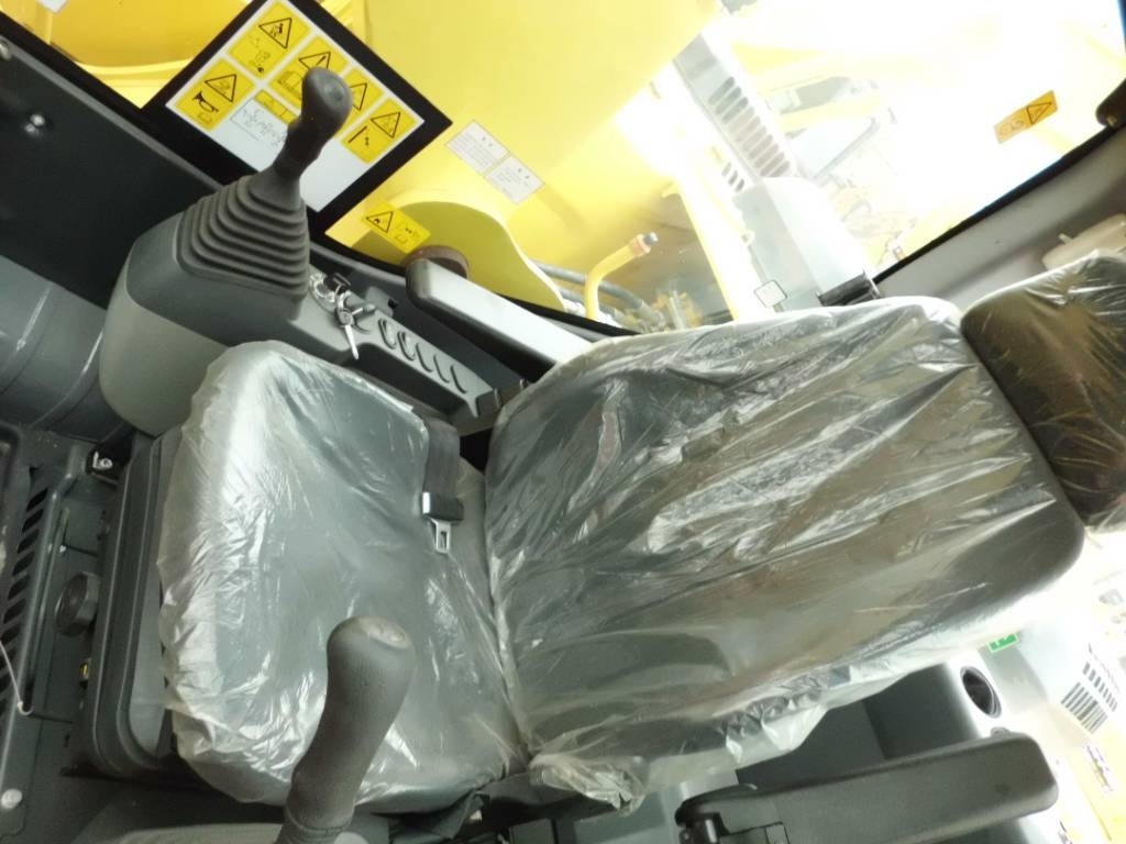 Komatsu PC 240 - حفار زحاف: صورة 5 Komatsu PC 240 - حفار زحاف: صورة 5