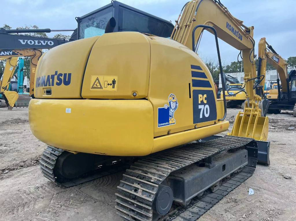 Komatsu PC 70-8 - حفار زحاف: صورة 1 Komatsu PC 70-8 - حفار زحاف: صورة 1
