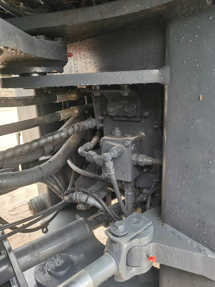 Komatsu WA 320-5 - اللودر بعجل: صورة 3 Komatsu WA 320-5 - اللودر بعجل: صورة 3