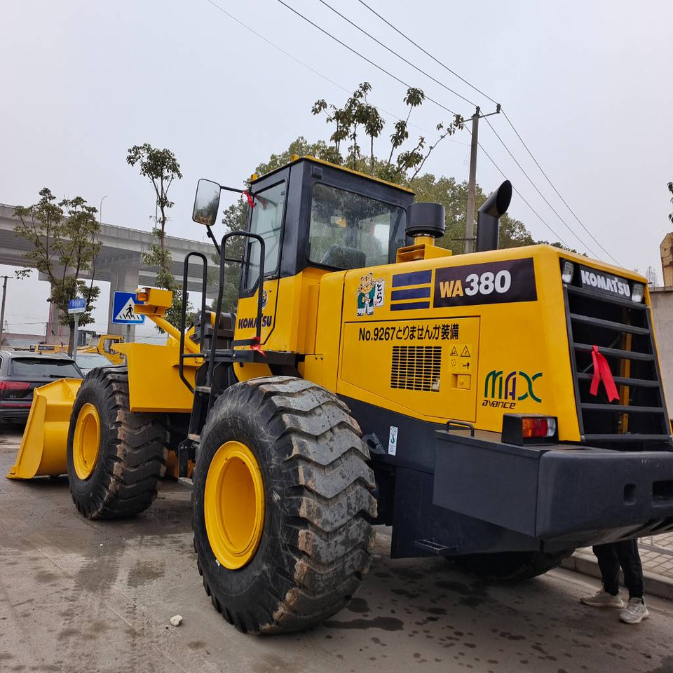 Komatsu WA 380-3 - اللودر بعجل: صورة 1 Komatsu WA 380-3 - اللودر بعجل: صورة 1