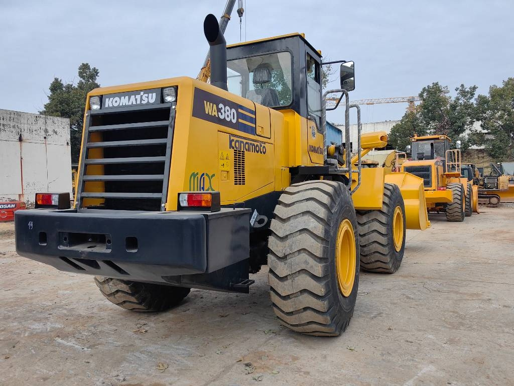 Komatsu WA 380 - اللودر بعجل: صورة 1 Komatsu WA 380 - اللودر بعجل: صورة 1
