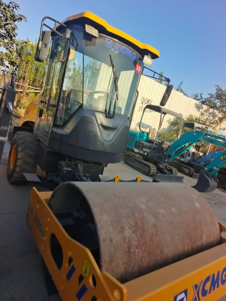 XCMG XS 800J - مدحلة ضاغطة: صورة 4 XCMG XS 800J - مدحلة ضاغطة: صورة 4