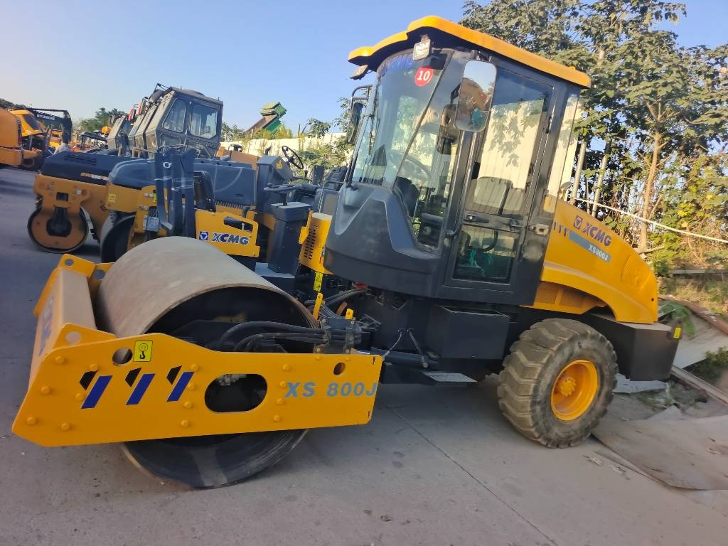 XCMG XS 800J - مدحلة ضاغطة: صورة 1 XCMG XS 800J - مدحلة ضاغطة: صورة 1