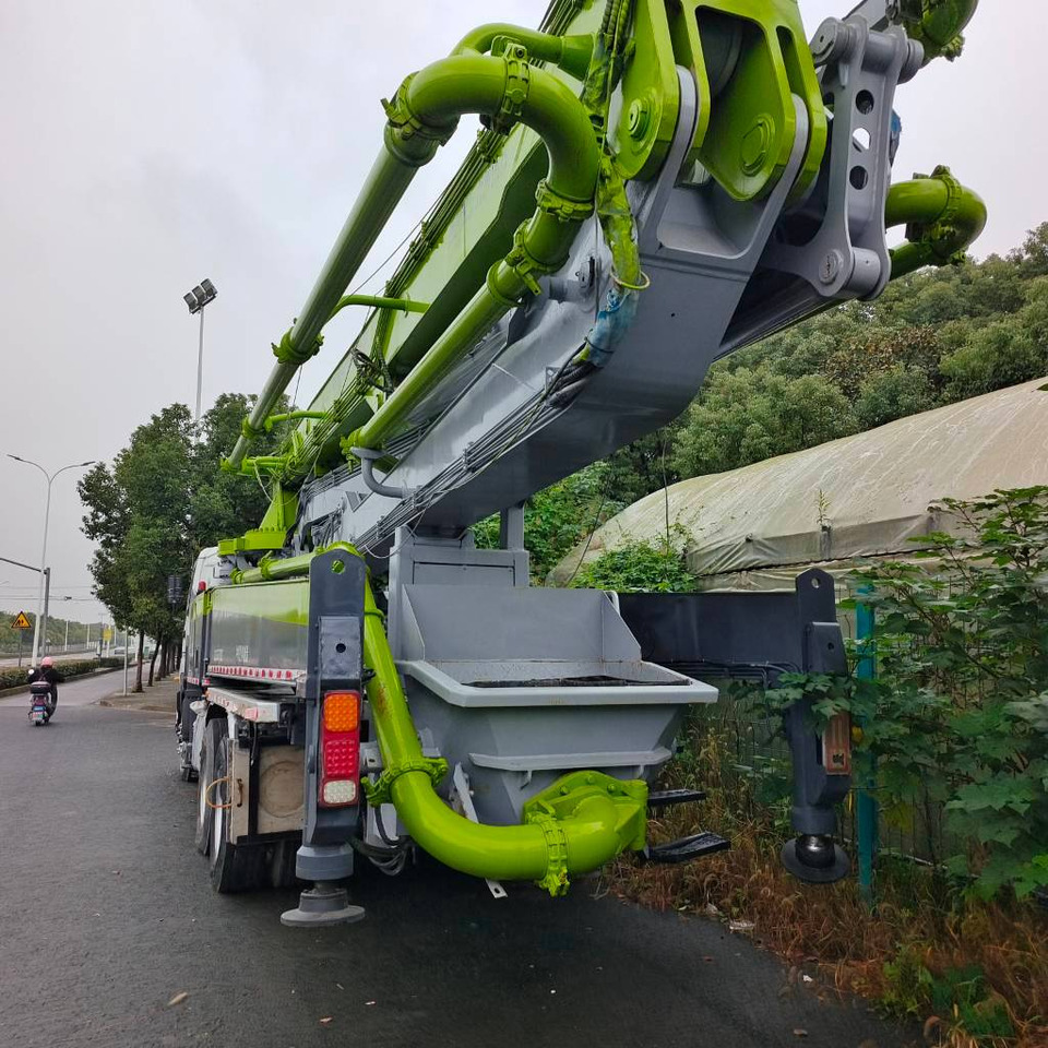 Zoomlion ZLJ5336THBSE - مضخة خرسانة: صورة 1 Zoomlion ZLJ5336THBSE - مضخة خرسانة: صورة 1