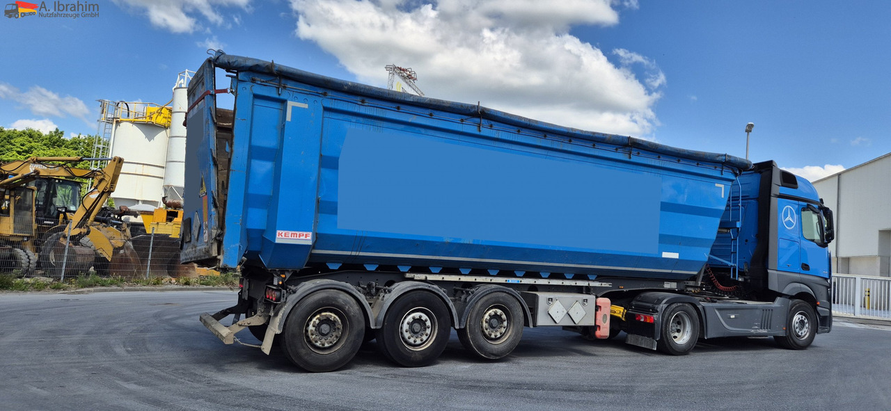 Kempf SKM 35/3 Leichter Schaden am Heck voll fahrbereit. - قلابة نصف مقطورة نصف مقطورة قلابة: صورة 4 Kempf SKM 35/3 Leichter Schaden am Heck voll fahrbereit. - قلابة نصف مقطورة نصف مقطورة قلابة: صورة 4