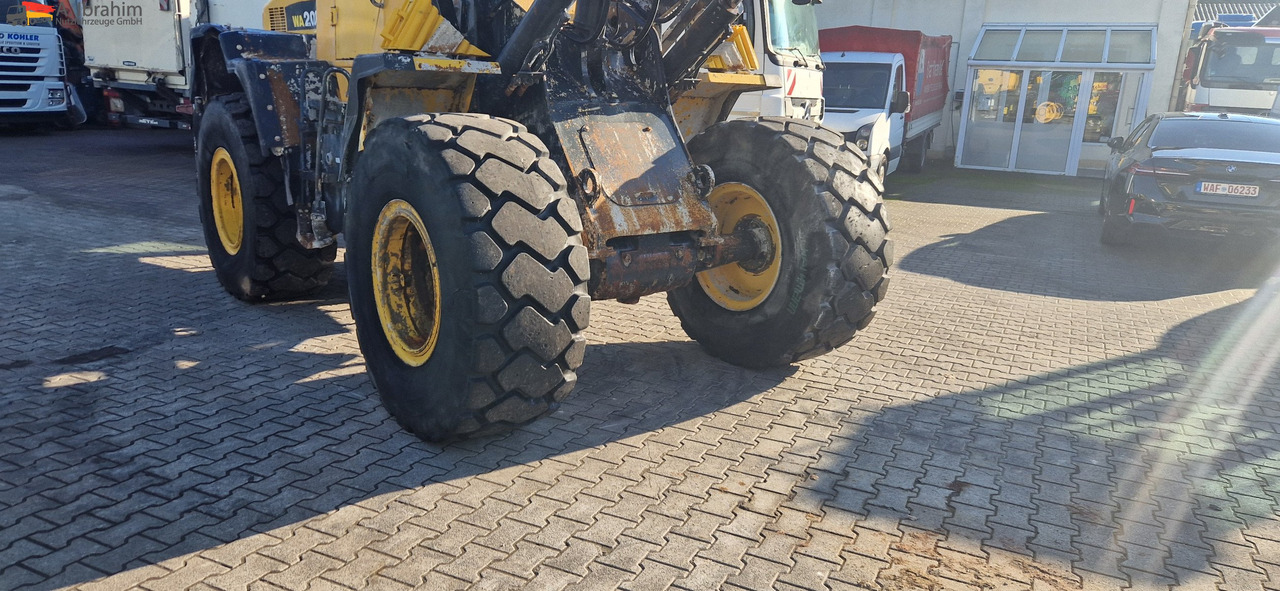 Komatsu WA 200 technisch ok. technische Wartung beim Komatsu Service - اللودر بعجل: صورة 3 Komatsu WA 200 technisch ok. technische Wartung beim Komatsu Service - اللودر بعجل: صورة 3