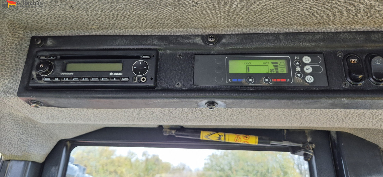 Komatsu WA 250 Zustand technisch ok, optisch 3-4 Unterlagen vorhanden - اللودر بعجل: صورة 5 Komatsu WA 250 Zustand technisch ok, optisch 3-4 Unterlagen vorhanden - اللودر بعجل: صورة 5