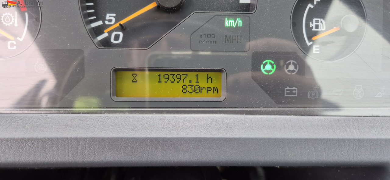 Komatsu WA 250 Zustand technisch ok, optisch 3-4 Unterlagen vorhanden - اللودر بعجل: صورة 2 Komatsu WA 250 Zustand technisch ok, optisch 3-4 Unterlagen vorhanden - اللودر بعجل: صورة 2