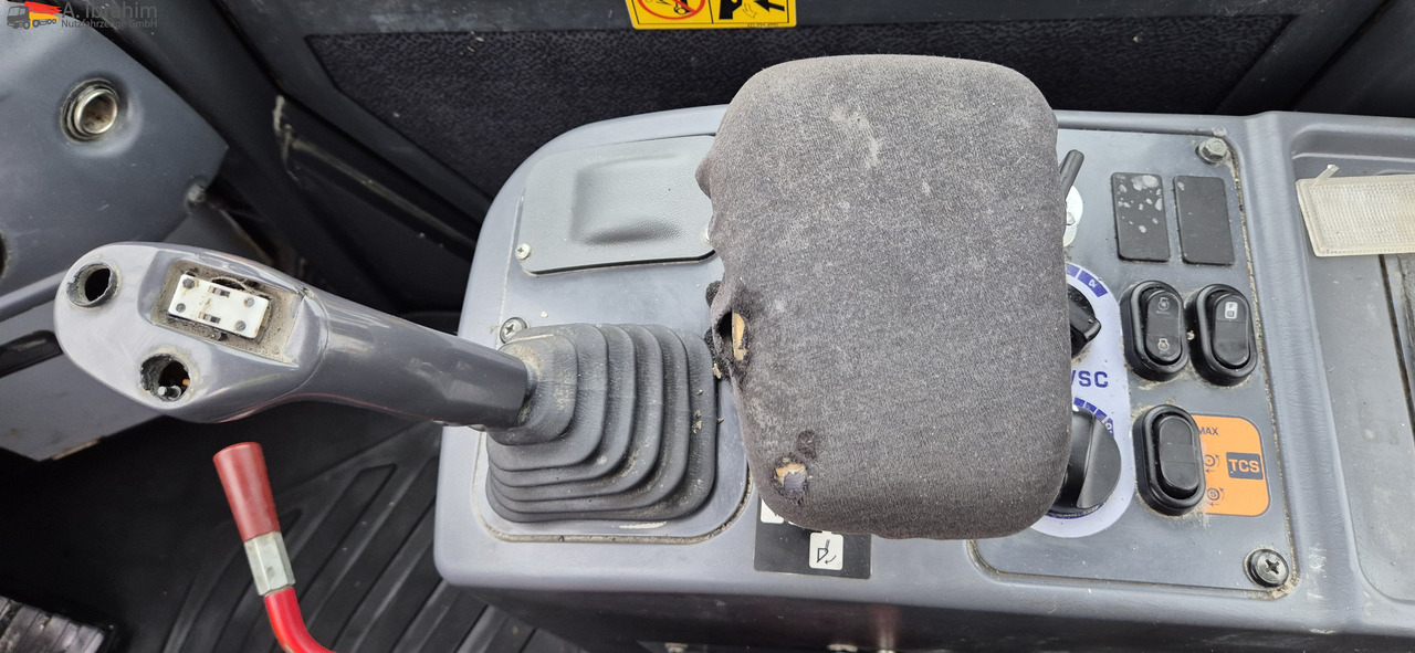 Komatsu WA 250 Zustand technisch ok, optisch 3-4 Unterlagen vorhanden - اللودر بعجل: صورة 4 Komatsu WA 250 Zustand technisch ok, optisch 3-4 Unterlagen vorhanden - اللودر بعجل: صورة 4