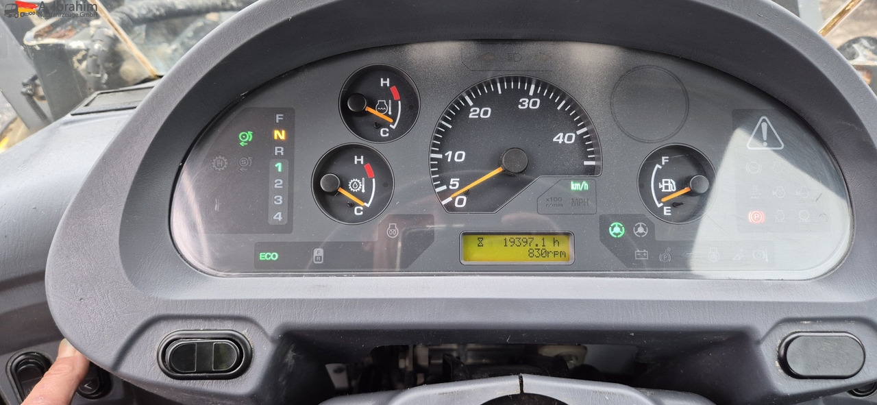 Komatsu WA 250 Zustand technisch ok, optisch 3-4 Unterlagen vorhanden - اللودر بعجل: صورة 3 Komatsu WA 250 Zustand technisch ok, optisch 3-4 Unterlagen vorhanden - اللودر بعجل: صورة 3