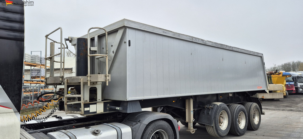 Langendorf SKA24/30 Zustand normal - قلابة نصف مقطورة نصف مقطورة قلابة: صورة 1 Langendorf SKA24/30 Zustand normal - قلابة نصف مقطورة نصف مقطورة قلابة: صورة 1