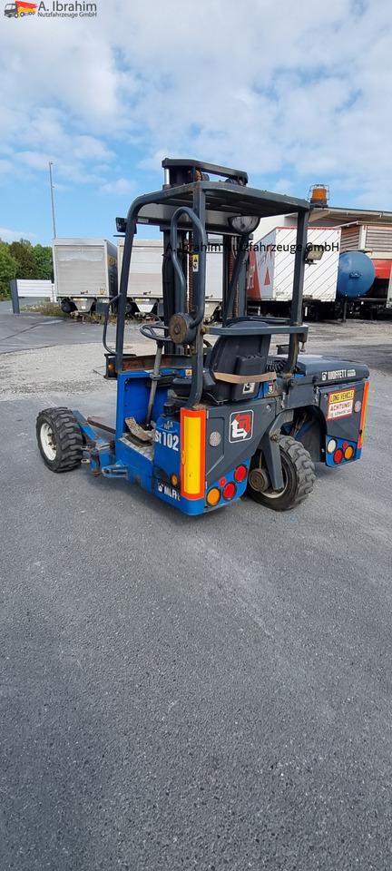M4-25.3F Moffett Mitnahmestapler - رافعة شوكية مثبتة على شاحنة: صورة 3 M4-25.3F Moffett Mitnahmestapler - رافعة شوكية مثبتة على شاحنة: صورة 3