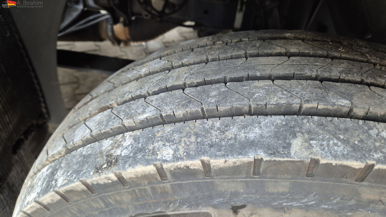 شاحنة مغلقة الصندوق MAN 8.250 7,30 m Koffer, Navi, Topzustand: صورة 6 شاحنة مغلقة الصندوق MAN 8.250 7,30 m Koffer, Navi, Topzustand: صورة 6