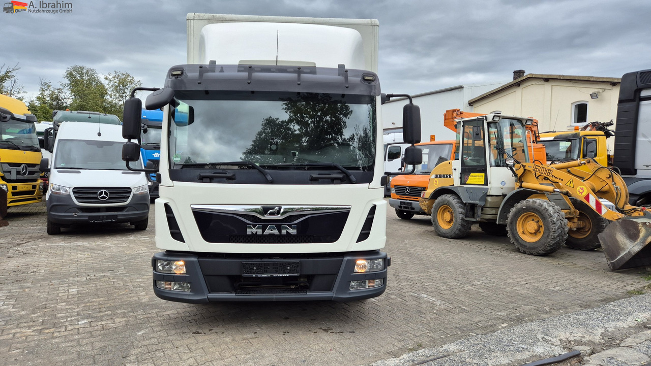 شاحنة مغلقة الصندوق MAN 8.250 7,30 m Koffer, Navi, Topzustand: صورة 8 شاحنة مغلقة الصندوق MAN 8.250 7,30 m Koffer, Navi, Topzustand: صورة 8
