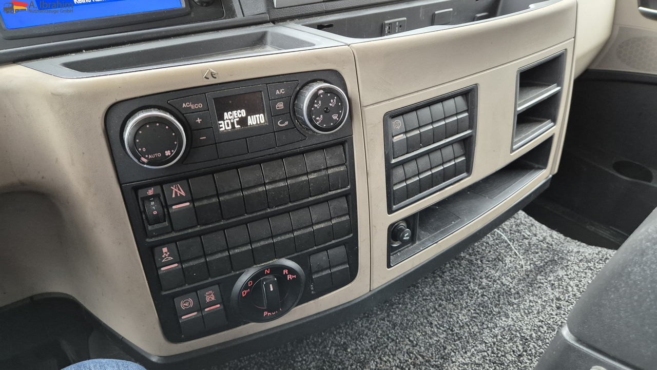 MAN 8.250 7,30 m Koffer, Navi, Topzustand - شاحنة مغلقة الصندوق: صورة 3 MAN 8.250 7,30 m Koffer, Navi, Topzustand - شاحنة مغلقة الصندوق: صورة 3