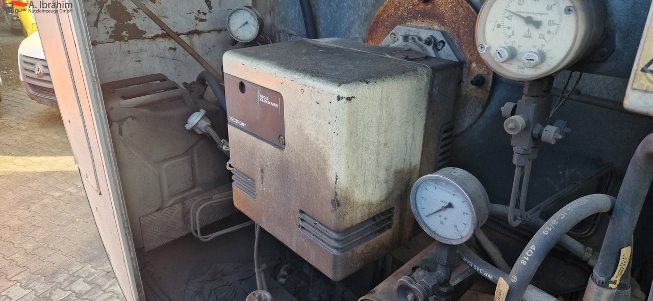 MAN TGA Asphaltspritze Schäfer 20 000 Liters - شاحنة صهريج: صورة 4 MAN TGA Asphaltspritze Schäfer 20 000 Liters - شاحنة صهريج: صورة 4