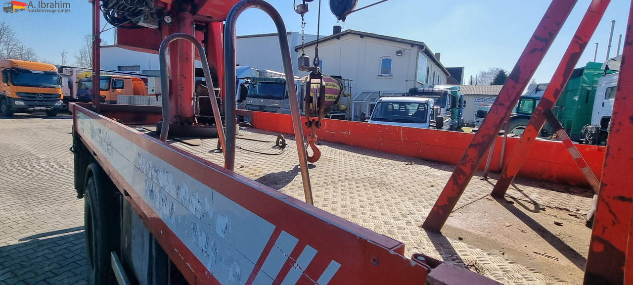 Mercedes-Benz 1722 Dachdeckerkran Cormach 30000  TECH, - شاحنة كرين, شاحنات مسطحة: صورة 2 Mercedes-Benz 1722 Dachdeckerkran Cormach 30000  TECH, - شاحنة كرين, شاحنات مسطحة: صورة 2