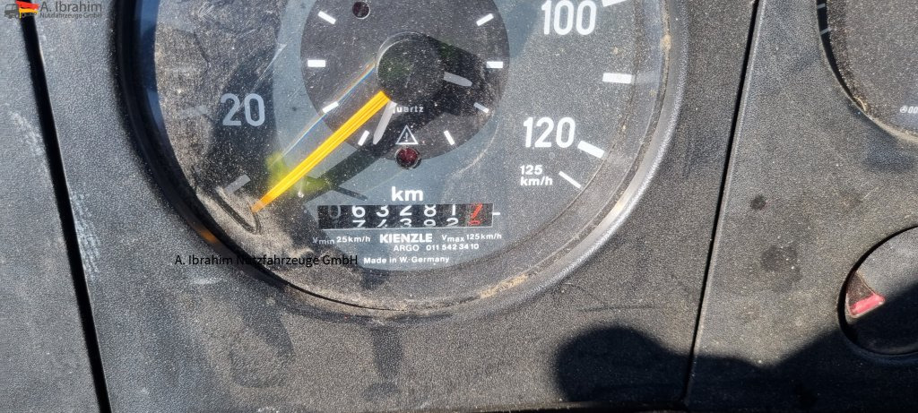 Mercedes-Benz 1722 Dachdeckerkran Cormach 30000 TECH, - شاحنة كرين, شاحنات مسطحة: صورة 3 Mercedes-Benz 1722 Dachdeckerkran Cormach 30000 TECH, - شاحنة كرين, شاحنات مسطحة: صورة 3