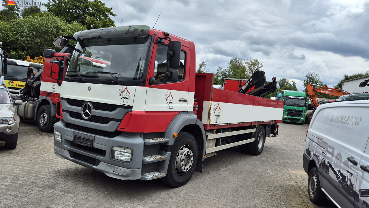 Mercedes-Benz 1829L mit Kran HIAB 111 Hiduo , Funk FB - شاحنات مسطحة, شاحنة كرين: صورة 1 Mercedes-Benz 1829L mit Kran HIAB 111 Hiduo , Funk FB - شاحنات مسطحة, شاحنة كرين: صورة 1