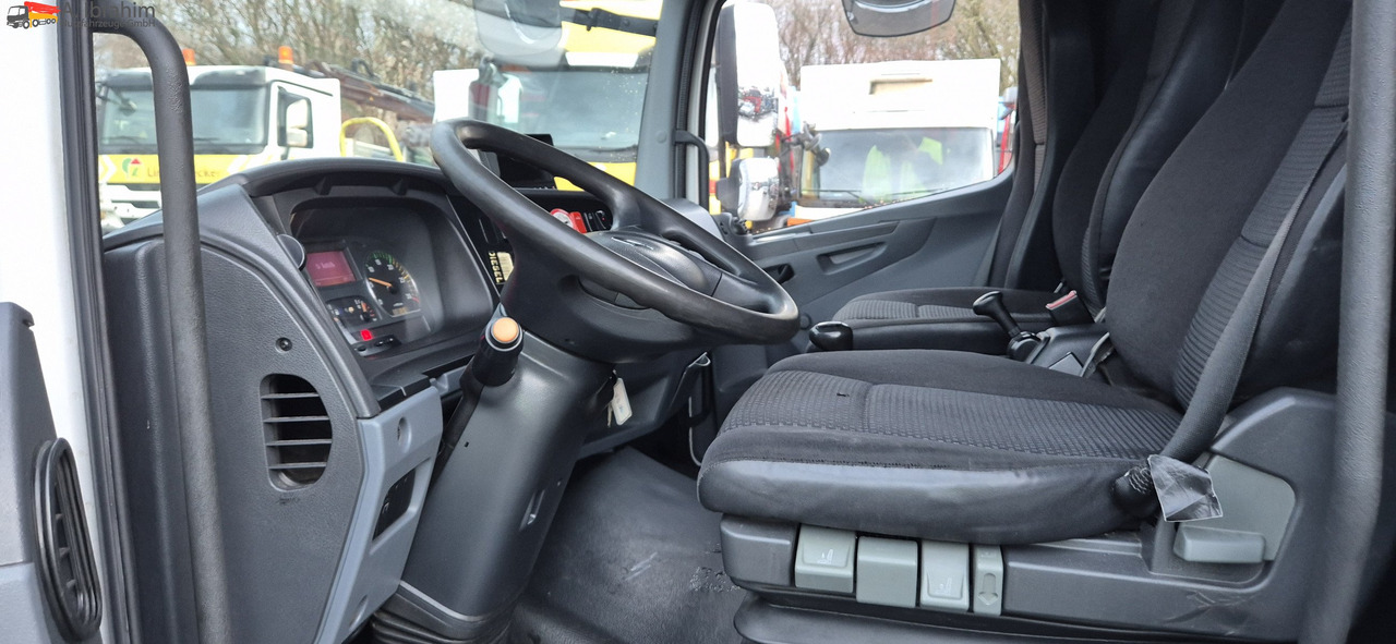 Mercedes-Benz 816L LBW, Blatt gefedert - شاحنة مغلقة الصندوق: صورة 5 Mercedes-Benz 816L LBW, Blatt gefedert - شاحنة مغلقة الصندوق: صورة 5