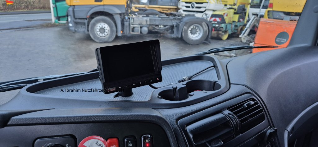 Mercedes-Benz 816L LBW, Blatt gefedert - شاحنة مغلقة الصندوق: صورة 2 Mercedes-Benz 816L LBW, Blatt gefedert - شاحنة مغلقة الصندوق: صورة 2