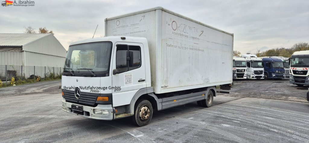Mercedes-Benz 817 Möbelkoffer - شاحنة مغلقة الصندوق: صورة 1 Mercedes-Benz 817 Möbelkoffer - شاحنة مغلقة الصندوق: صورة 1