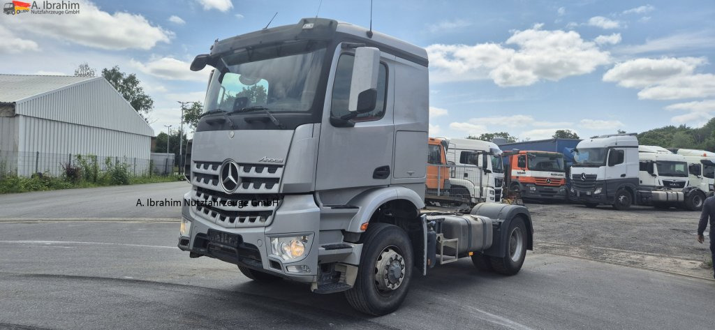 Mercedes-Benz DB 1842H 4x4 Hydrodrive Scheckheft bei Mercedes - وحدة جر: صورة 1 Mercedes-Benz DB 1842H 4x4 Hydrodrive Scheckheft bei Mercedes - وحدة جر: صورة 1