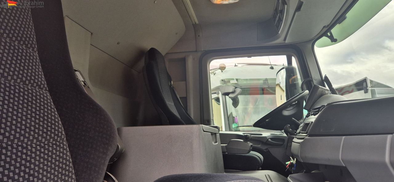 Mercedes-Benz DB 2536, 7,50 m Koffer LBW, Kamera, Carrier 850 Liftachse, mp3 - شاحنة الفريزر: صورة 3 Mercedes-Benz DB 2536, 7,50 m Koffer LBW, Kamera, Carrier 850 Liftachse, mp3 - شاحنة الفريزر: صورة 3