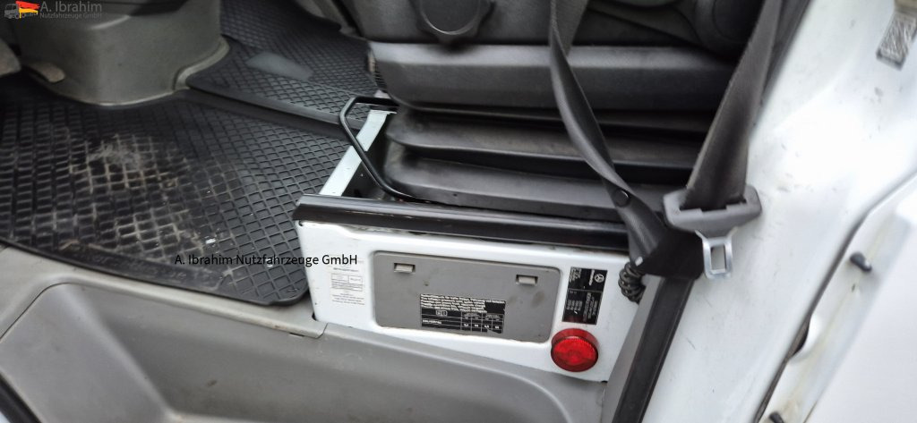 Mercedes-Benz Sprinter DB 319 CDI Automatik, Tempomat, ATM bei 290 tkm - شاحنة سحب: صورة 4 Mercedes-Benz Sprinter DB 319 CDI Automatik, Tempomat, ATM bei 290 tkm - شاحنة سحب: صورة 4