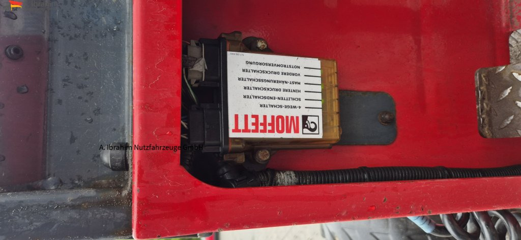 Moffett 4 Wege Stapler 20.4 einsatzbereit 3 Stck. vorhanden - رافعة شوكية: صورة 4 Moffett 4 Wege Stapler 20.4 einsatzbereit 3 Stck. vorhanden - رافعة شوكية: صورة 4