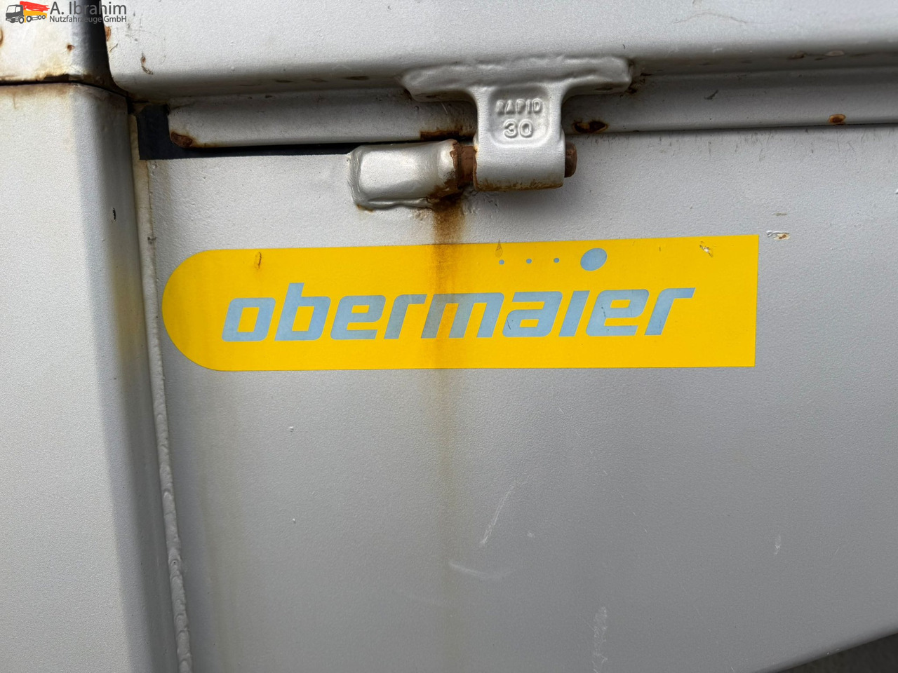 Obermaier TUE110 SDAH Tieflader | | Trommelbremse | Rampen | 7.2 Plattform | Stützfuß vorne - مقطورة مسطحة منخفضة: صورة 2 Obermaier TUE110 SDAH Tieflader | | Trommelbremse | Rampen | 7.2 Plattform | Stützfuß vorne - مقطورة مسطحة منخفضة: صورة 2