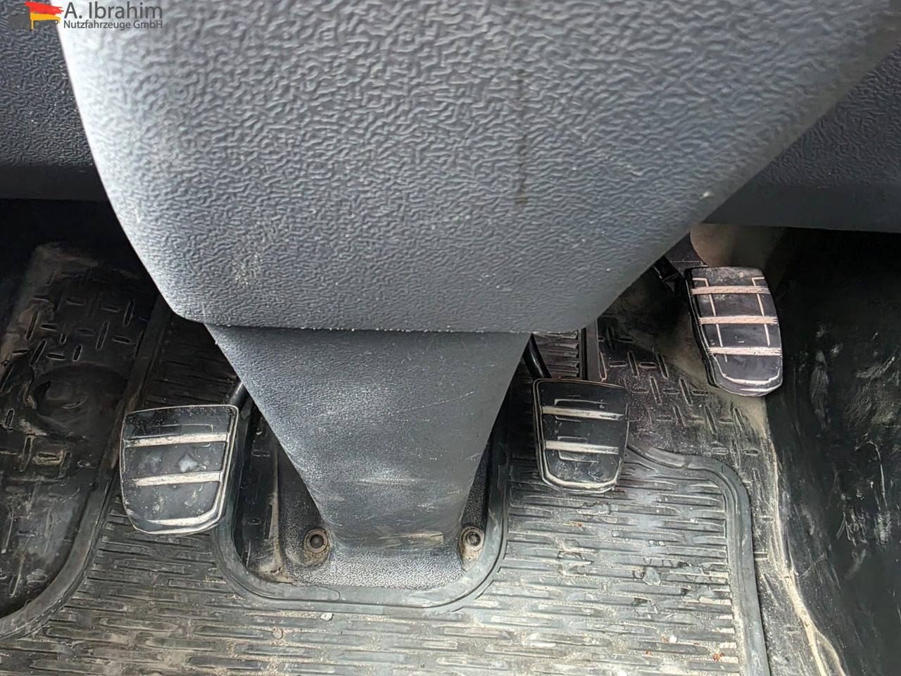 Scania R560 | 6x4 | V8 | Blatt Blatt | Schaltgetriebe | Kipphydraulik | Klima | Trommelbremse| 3 Pedals - وحدة جر: صورة 2 Scania R560 | 6x4 | V8 | Blatt Blatt | Schaltgetriebe | Kipphydraulik | Klima | Trommelbremse| 3 Pedals - وحدة جر: صورة 2